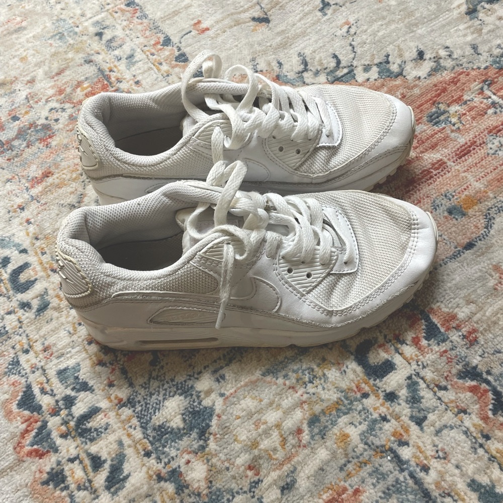nike shoes barley worn good condition